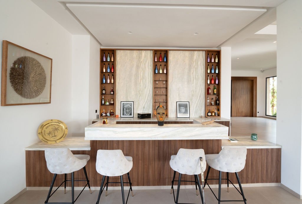 Bar en onyx rétroéclairé de la villa